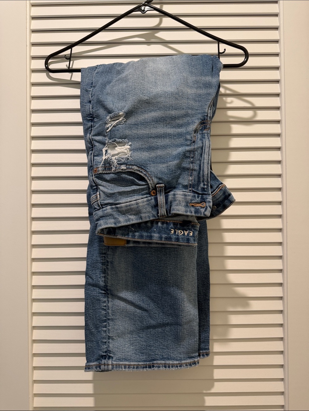 Women’s AE Distressed Light Blue Jeans -